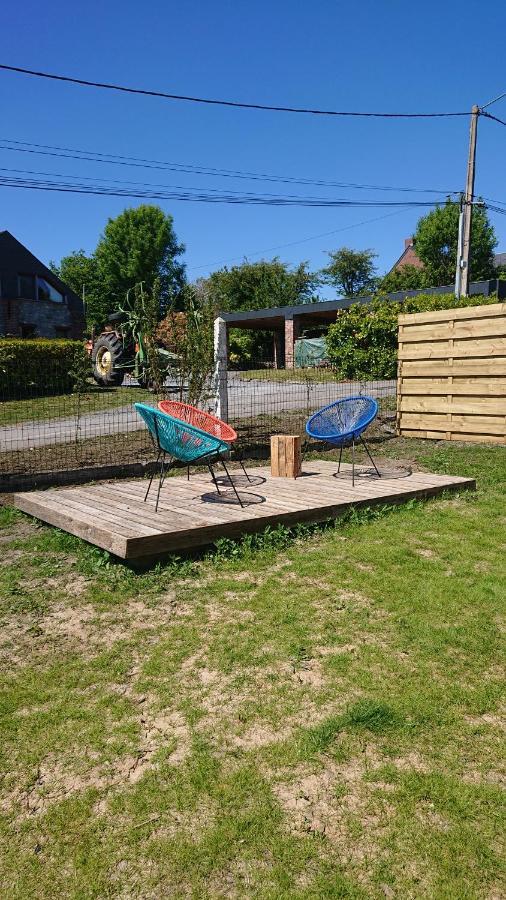 Vila Le 3 De Gussignies Exteriér fotografie
