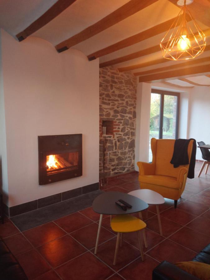 Vila Le 3 De Gussignies Exteriér fotografie